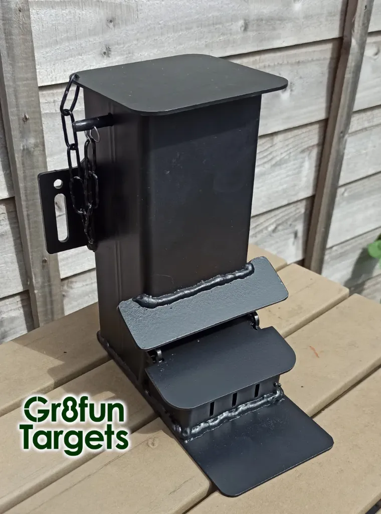 [SquirrelFeeder] Steel Squirrel Feeder